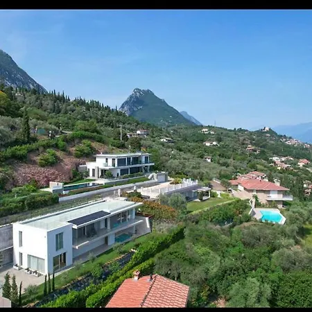 Diamante Del Garda & Villa